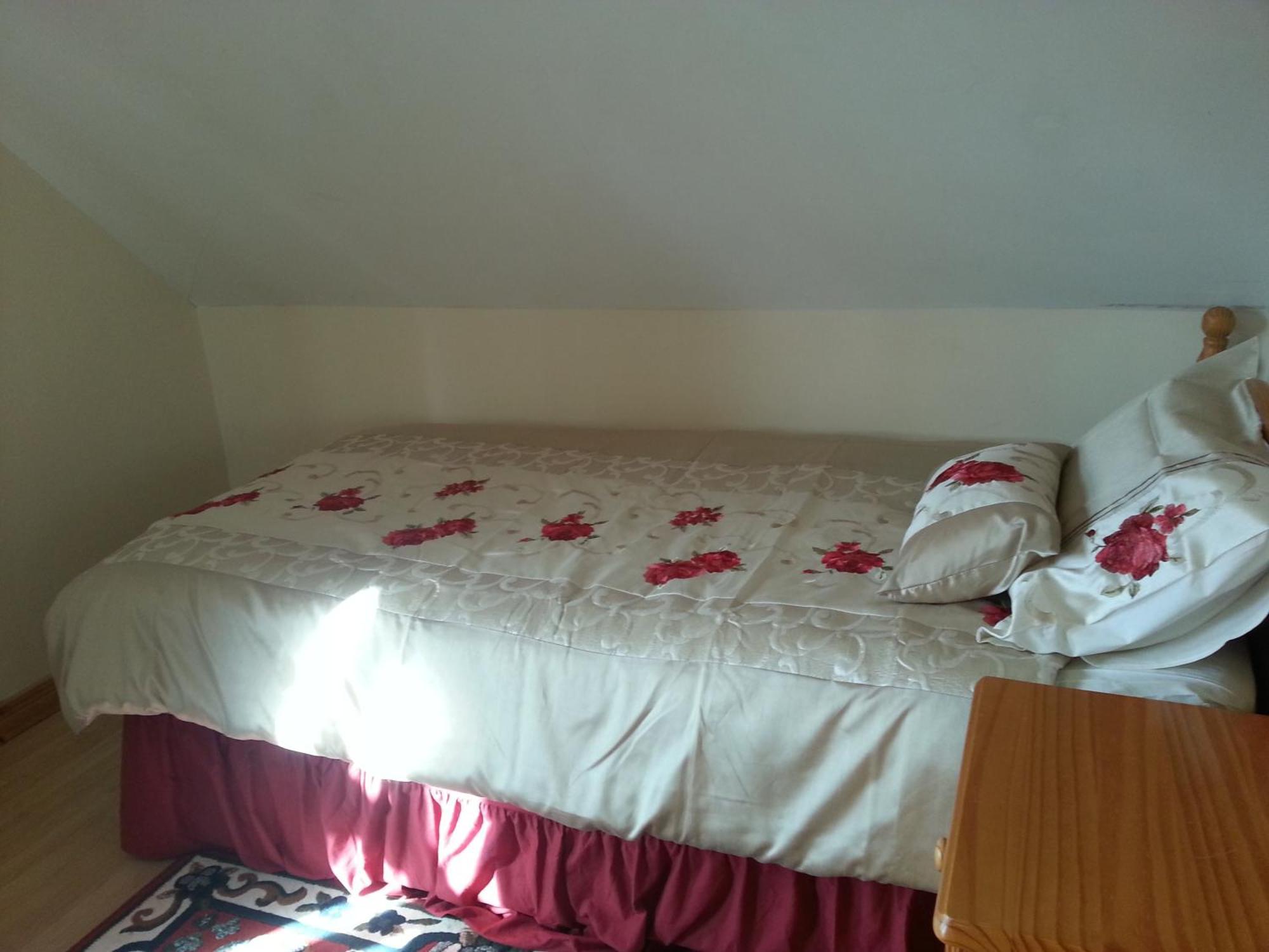 Glenmore House Баллікасл Номер фото