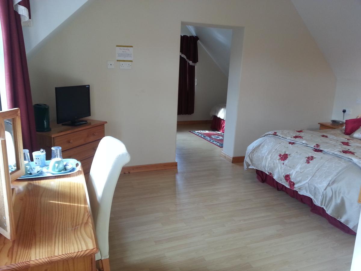 Glenmore House Баллікасл Номер фото